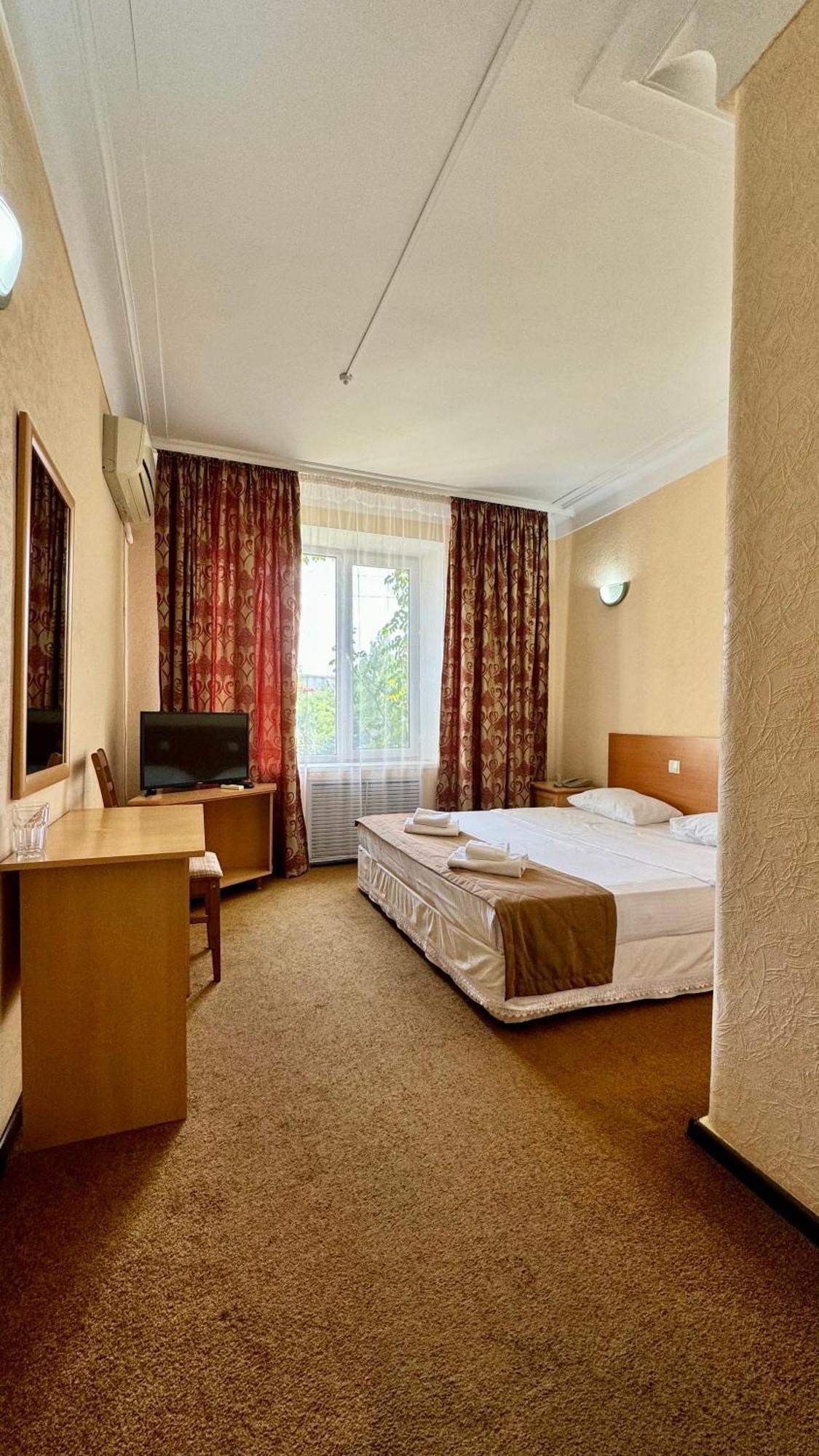 Hotel Zhambyl Taraz Exterior photo